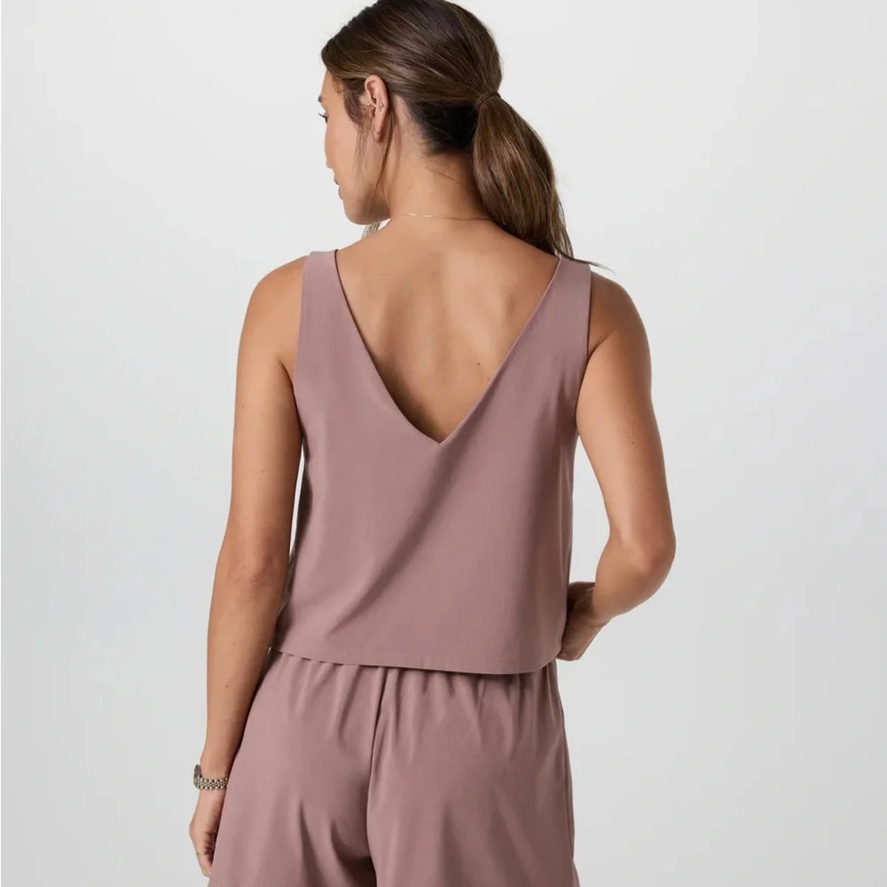 Vuori Villa Cropped V-Neck Sleeveless Tank Top S NWT - Picture 2 of 10
